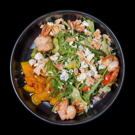 Салат с манго и креветкой (240г)
