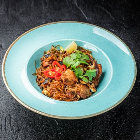 Локшина з куркою (330/15г)